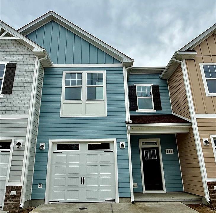 1st image of 711 Flatrock Ln