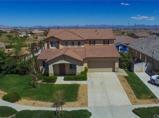 8443 Fillmore Ct, Oak Hills, CA 92344