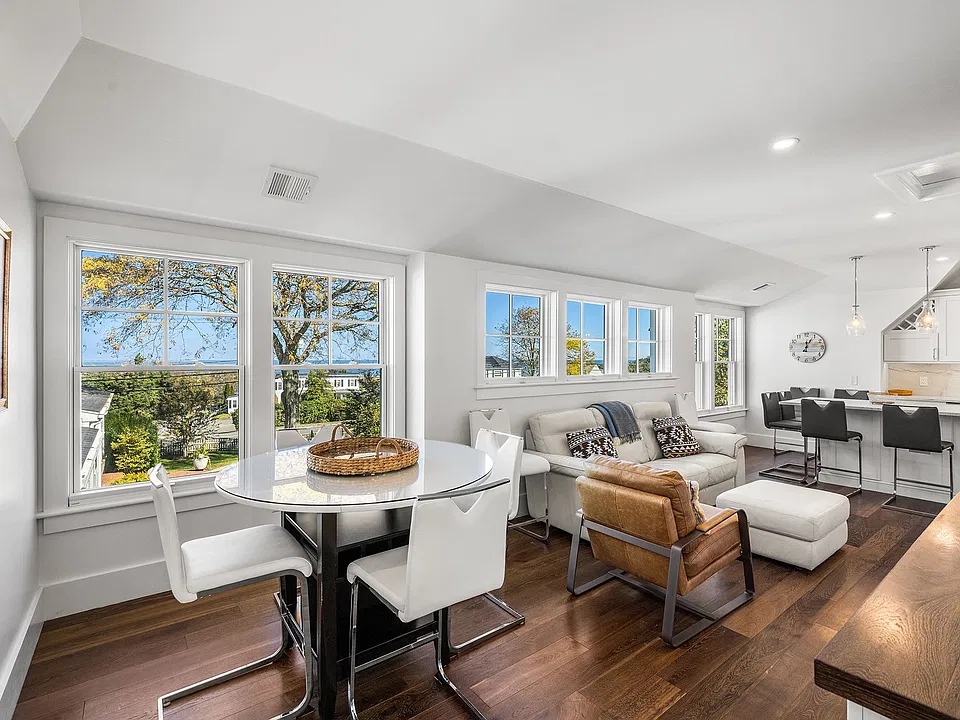 81 Warren Ave #3A