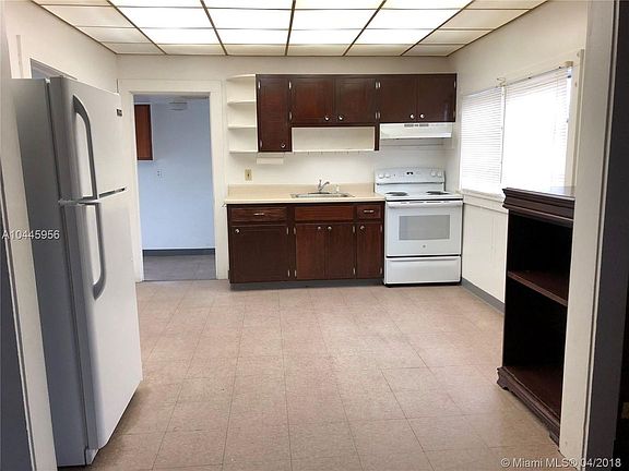 3rd image of 2112 Roosevelt St #0