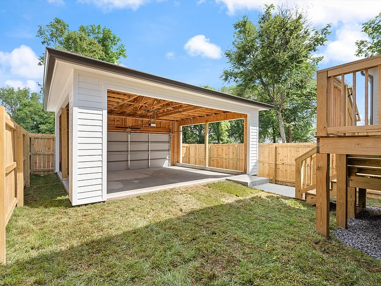 2830 Clifton Ave — Photo 47