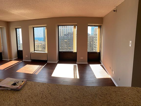 3rd image of 400 N Michigan Ave #4