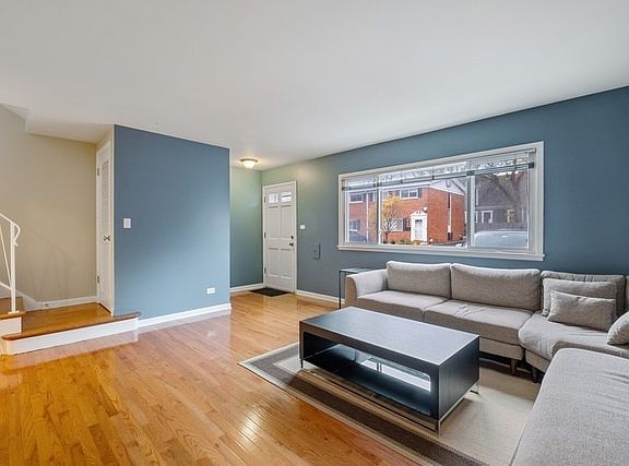 4th image of 2116 Saint Johns Ave