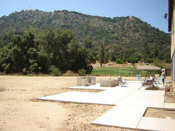 Huge Yard full of Possibilities