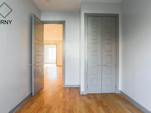 1101 Halsey Street image 22 of 26