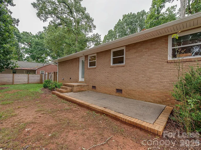 5646 Oak Dr — Photo 26