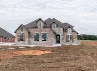 300 Torrance Dr, Cave Springs, AR 72718