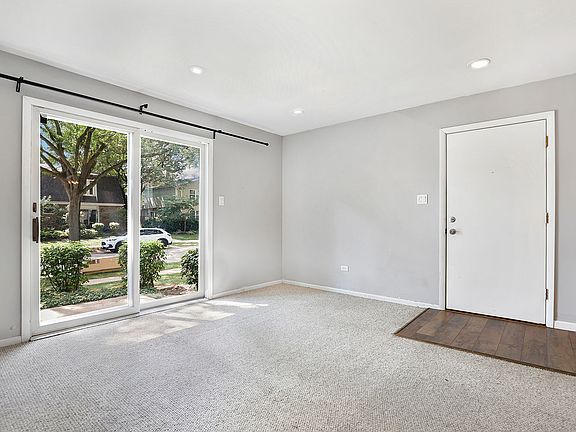 2nd image of 415 Sunnybrook Ln