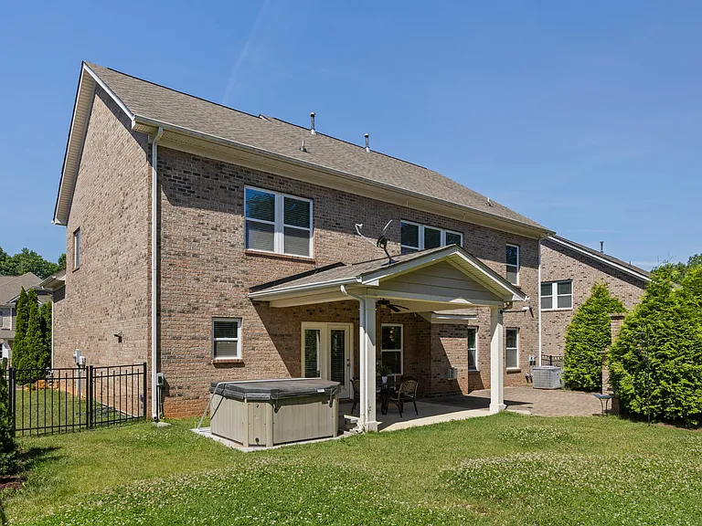 167 Alexandria Dr — Photo 43