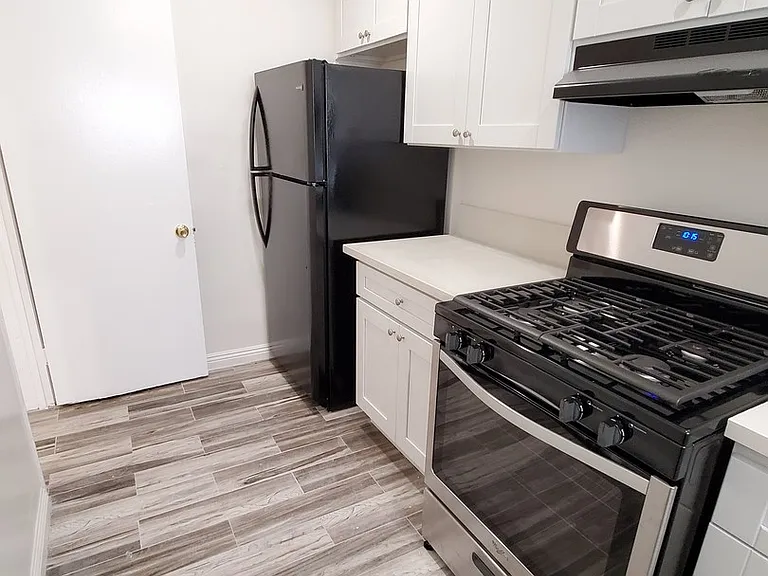 1306 N Las Palmas Ave #2 — Photo 2