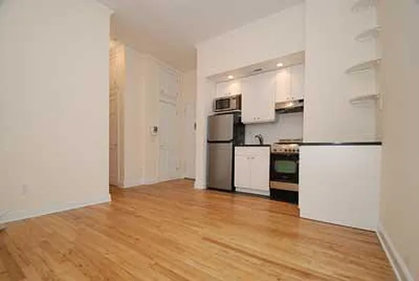 Rented by Buchbinder & Warren | media 10