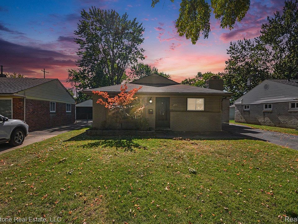 1st image of 255 W Farnum Ave