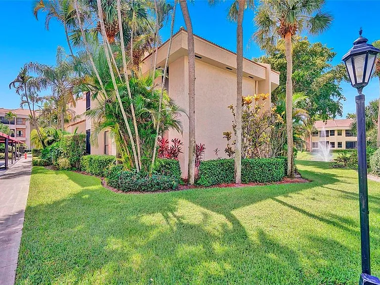 7484 La Paz Blvd #101 — Photo 45