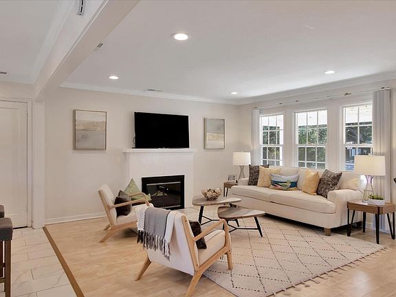 5th image of 594 Saratoga Ave