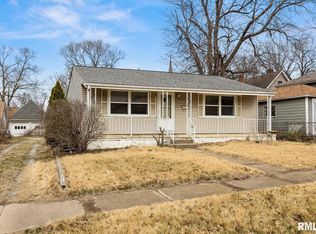 415 McLean St, Pekin, IL 61554