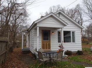 7 Old Ln, Hudson, NY 12534