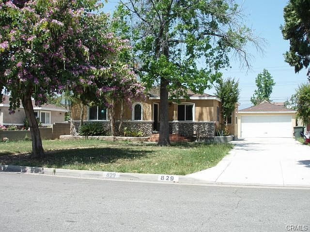 1st image of 829 E Barbara Ave