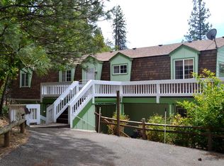 257 Hasis Dr, Grants Pass, OR 97526