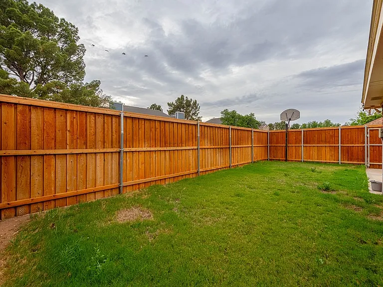 4715 Bishops Castle Dr — Photo 36