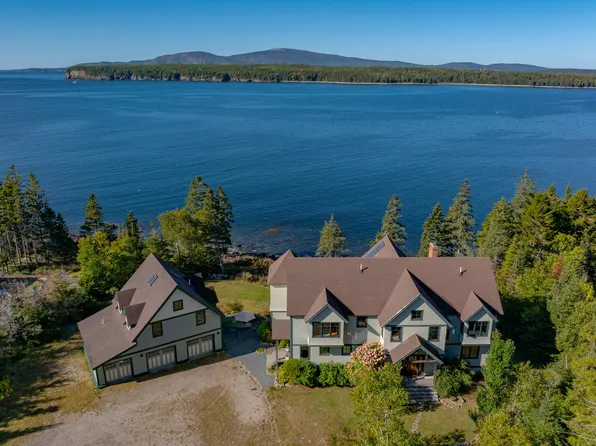 72 Jordan Harbor Road, Winter Harbor, ME 04693