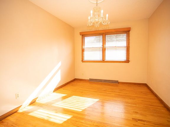 5th image of 607 S 25th St