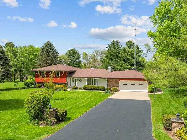 2600 East Ct, Belvidere, IL 61008