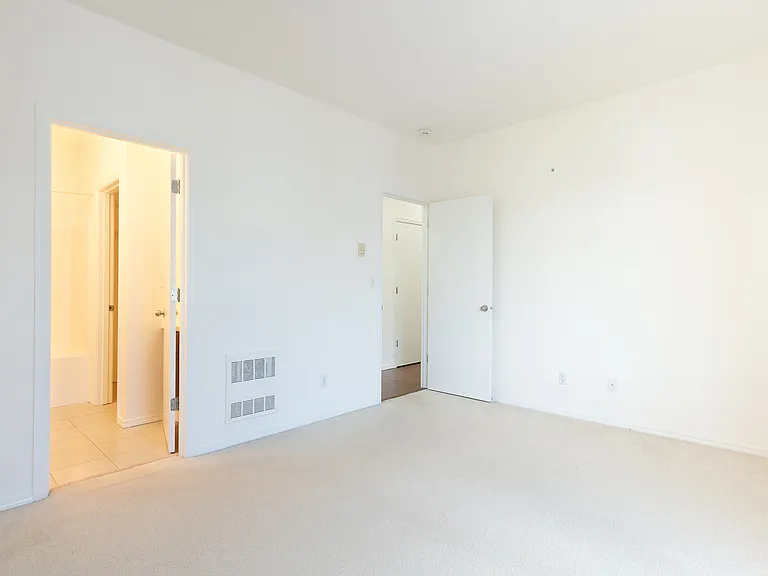 1855 Trossachs Blvd SE — Photo 14