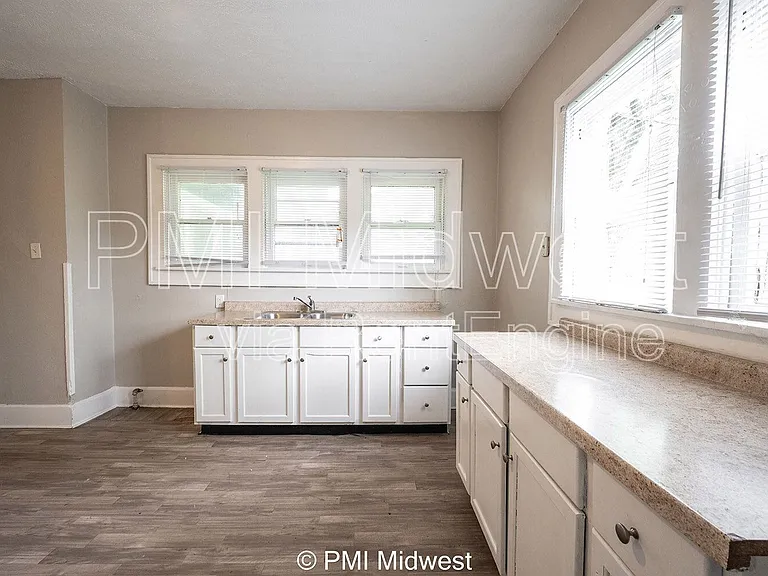 130 N Gladstone Ave — Photo 11