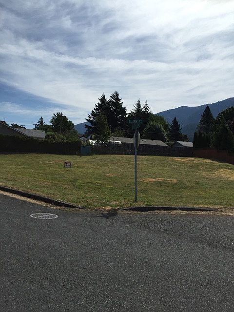 2nd image of 802 River View Dr #802