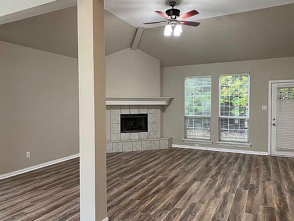 2nd image of 3011 Bayside Dr