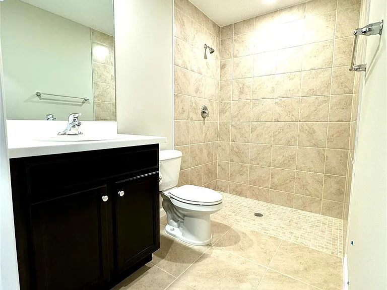 1086 SW Eureka Ave — Photo 23