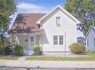 114 W North St, Columbia City, IN