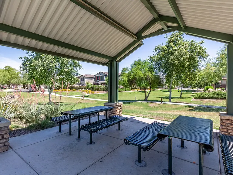 2233 E Huntington Dr — Photo 35