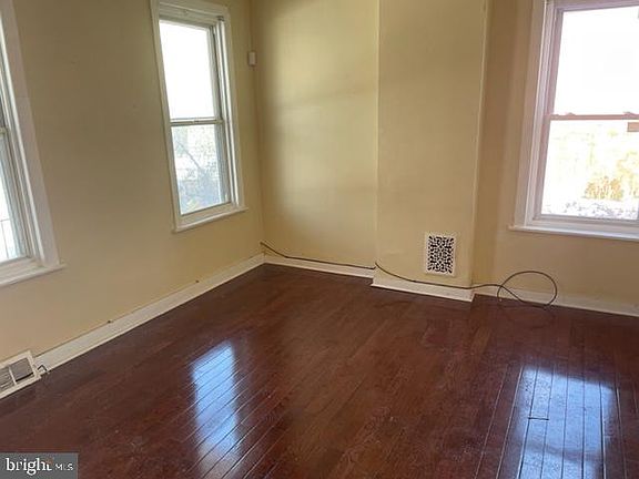 4th image of 5824-28 Yocum St