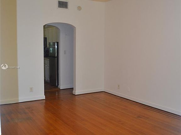 2nd image of 1571 Pennsylvania Ave APT 3S