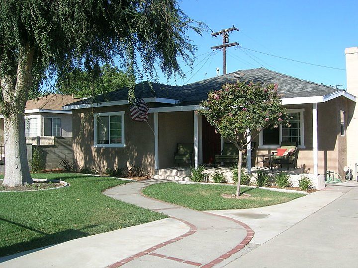 1st image of 1044 N San Antonio Ave
