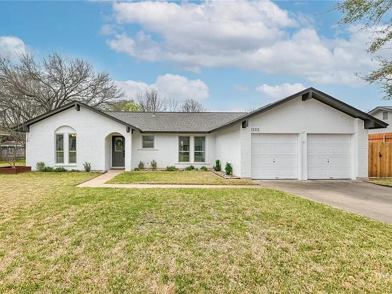 13313 Effingham St — Photo 1