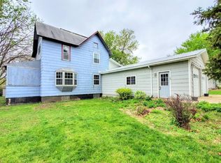 936 W J St, Forest City, IA 50436