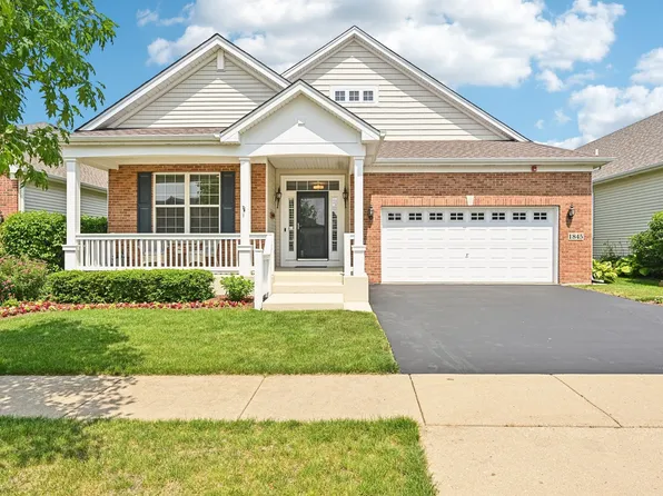 1845 Avon Dr, Hoffman Estates, IL 60192