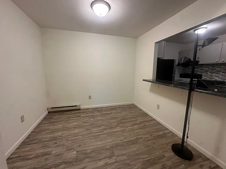 University Park Apartments near Cornell University — Photo 543