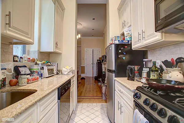 Rented by Citi Habitats | media 12