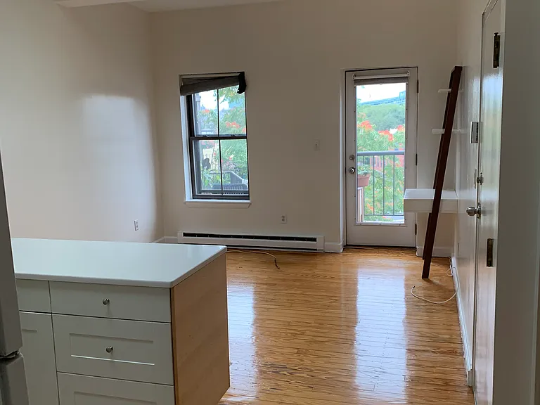 38 Williams St #D — Photo 11