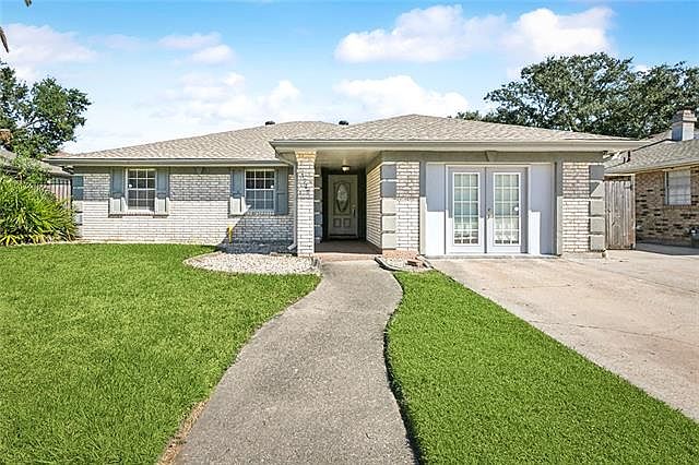 1st image of 7925 Sandy Cove Dr