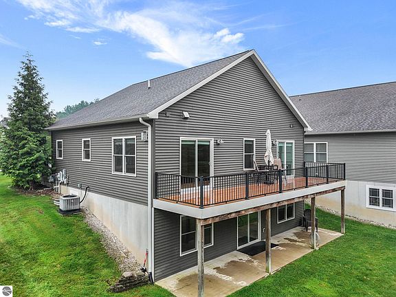 3rd image of 4094 Windward Way