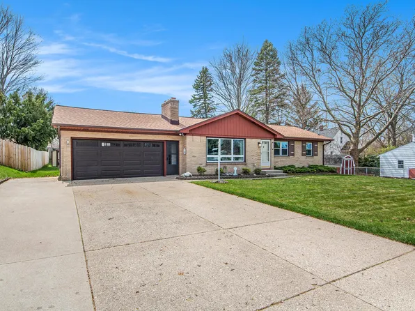 3950 40th St SW, Grandville, MI 49418