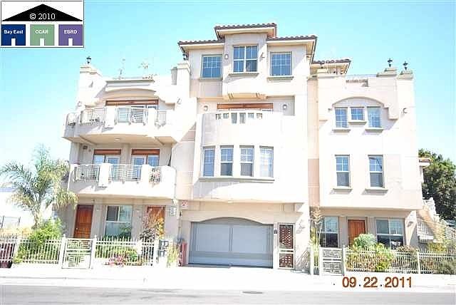 1st image of 926 E 10th St #B