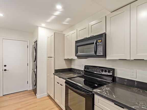 4th image of 10055 E Mountainview Lake Dr Unit 1003