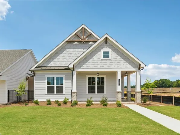 1028 Eastman Ct, Hoschton, GA 30548