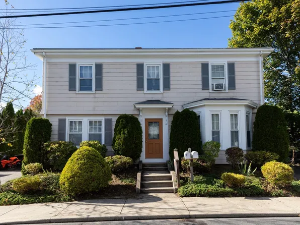 33 Stafford St, Plymouth, MA 02360