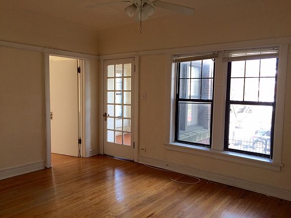 2nd image of 1439 W Sherwin Ave #1
